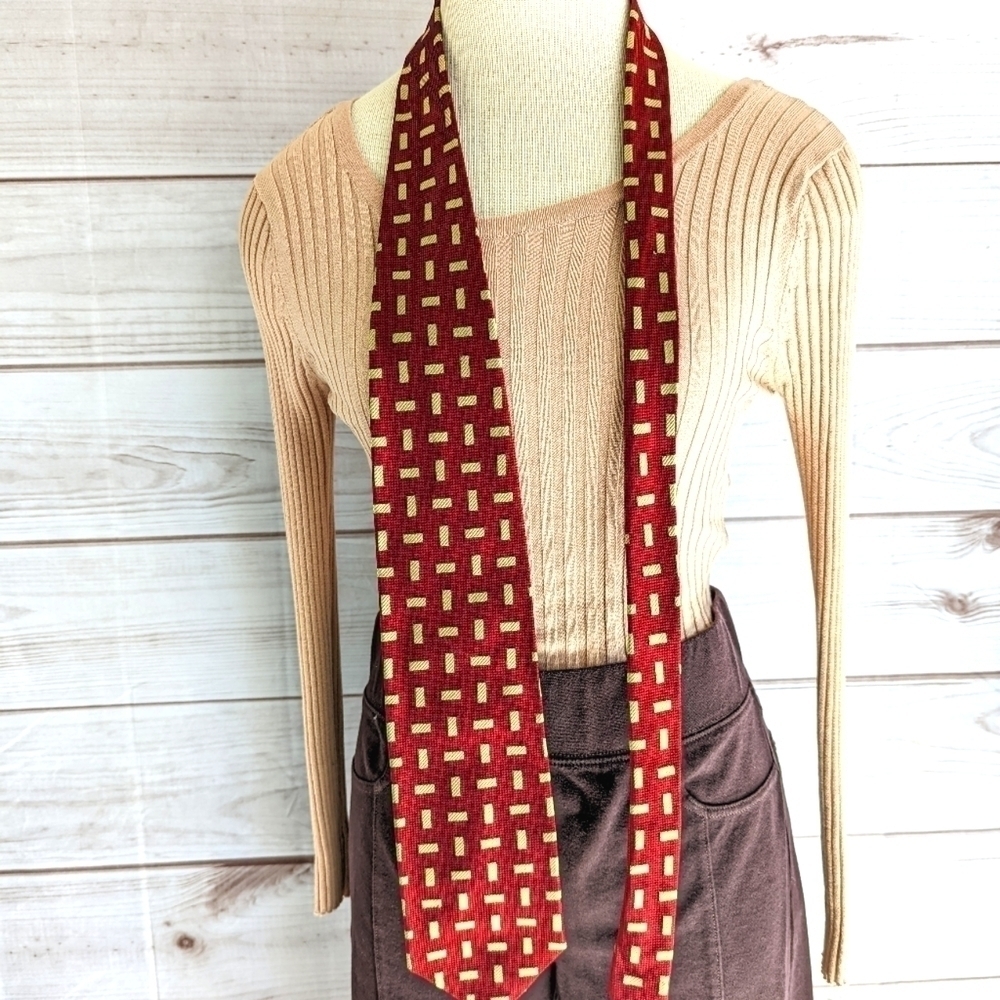 Balmain Vintage Couture Geometric Print Silk Men's Necktie in Red and Gold - Picture 2 of 11